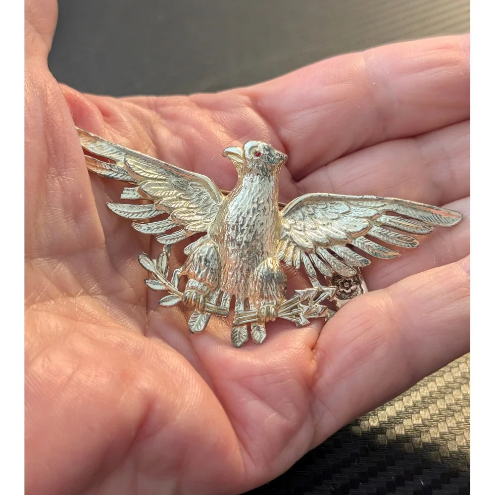 Vintage Unbranded Eagle Brooch Unisex OS Gold Excellent Heraldic Red Eye Pin